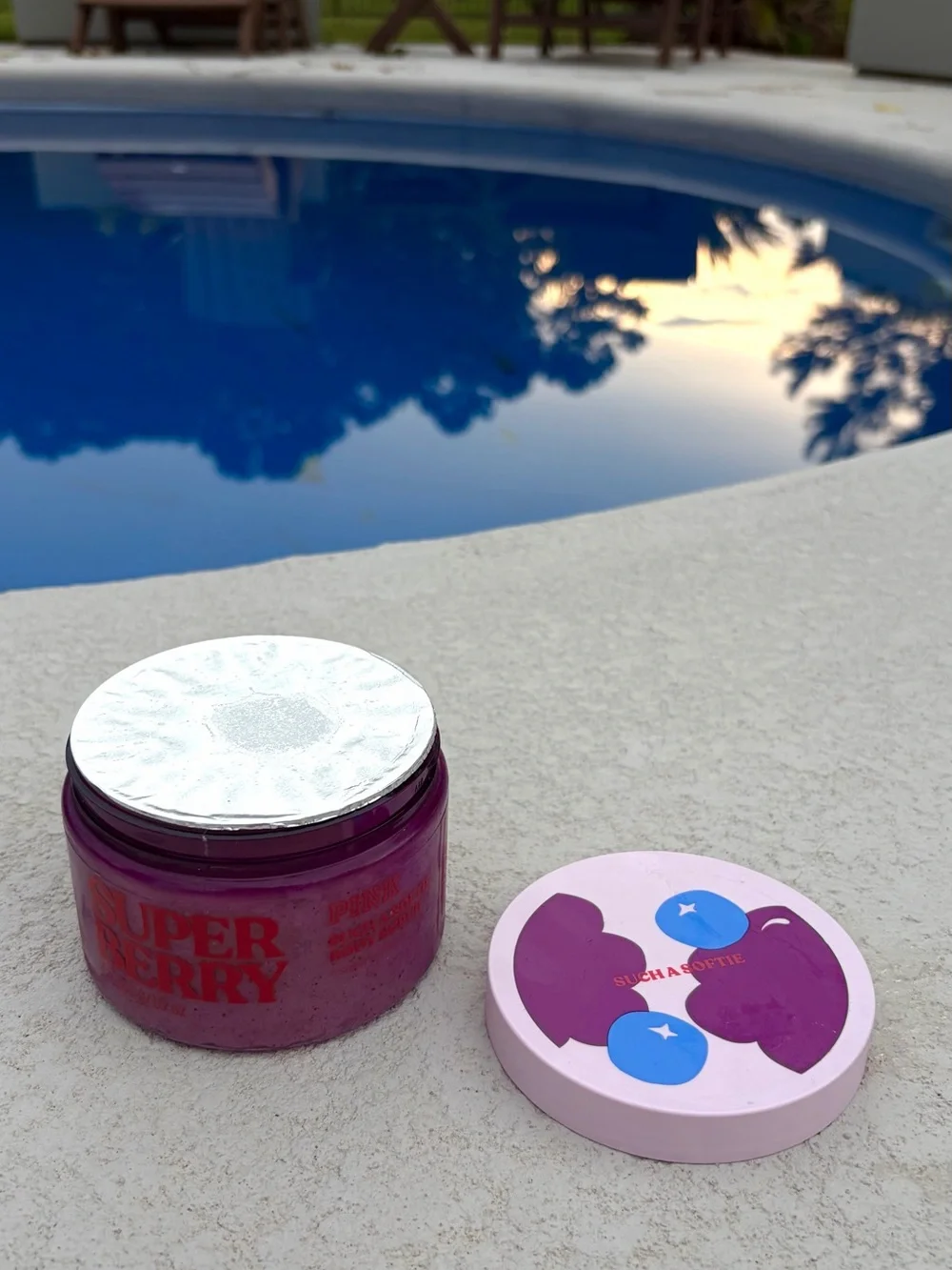 PINK Victoria’s Secret- SUPER BERRY Such A Softie Body Scrub & Sugar Exfoliant
